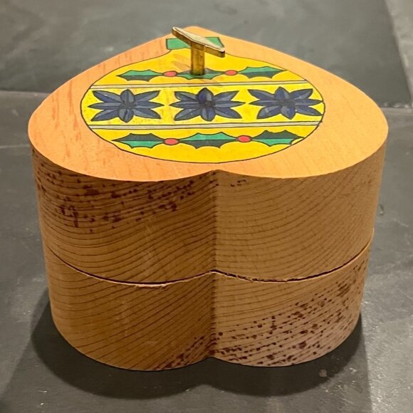 Christmas "Silent Night" Heart Shaped Music Box/Trinket/Keepsake Box - Handmade - Picture 7 of 12